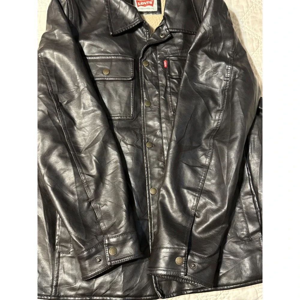 Levis Faux Leather Jacket Men Size M Black Sherpa Lined Trucker Coat